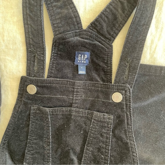 NWT Never Worn GAP Kids Velvet Black Overalls - Picture 5 of 5